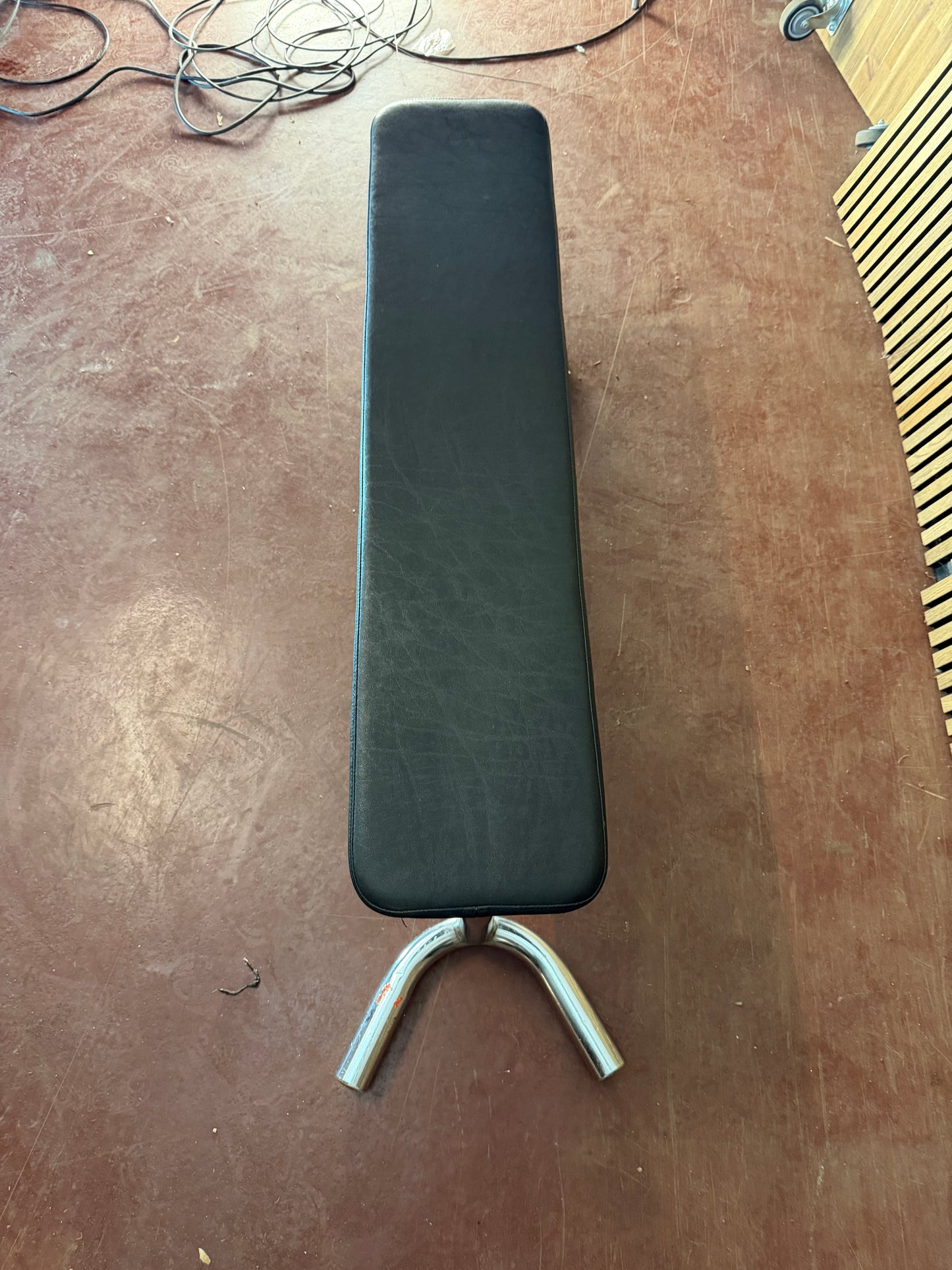 Flachbank Chromgestell