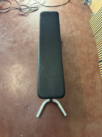 Flachbank Chromgestell