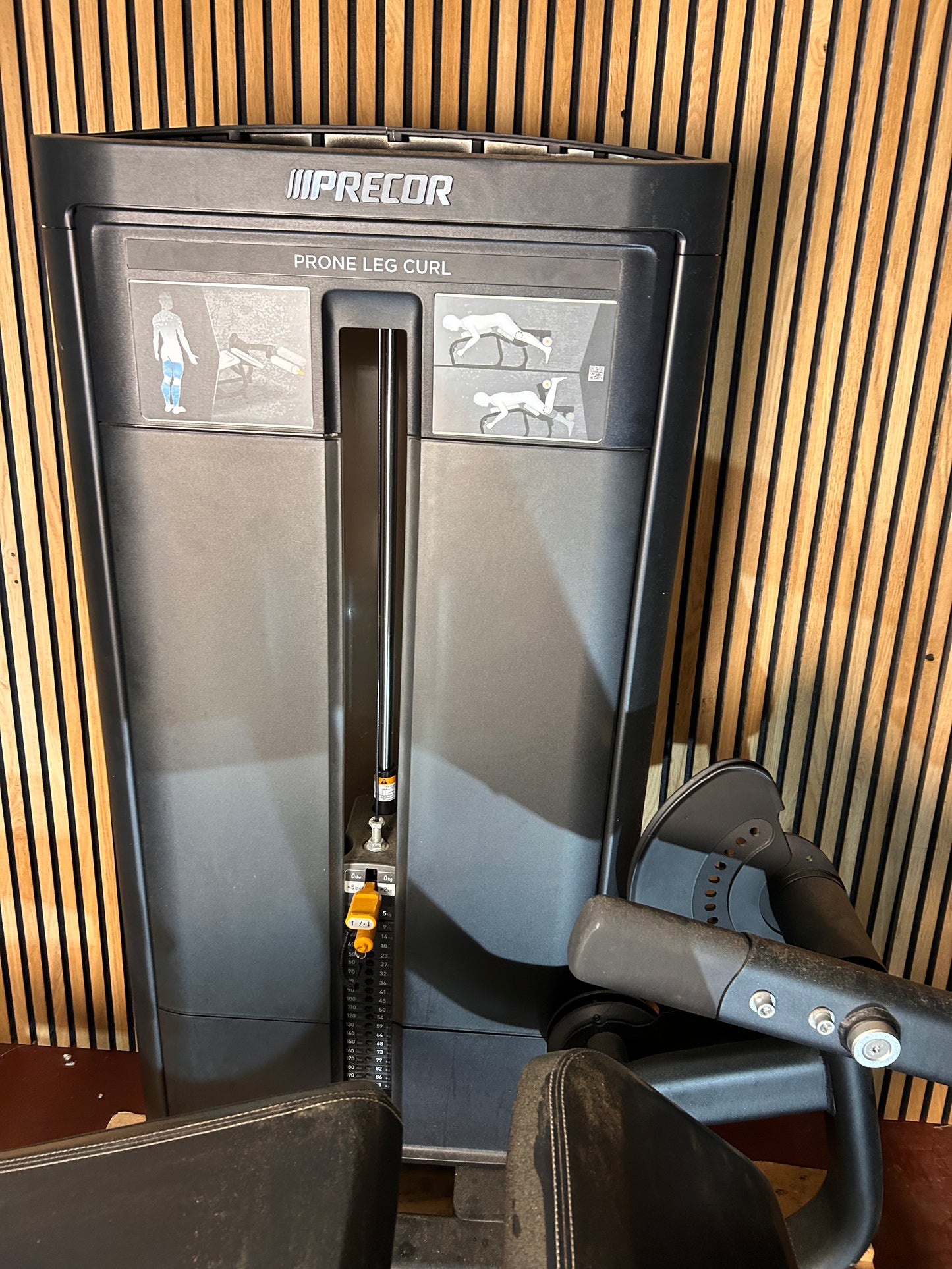 Precor Leg Curl Maschine von der Resolut-Linie