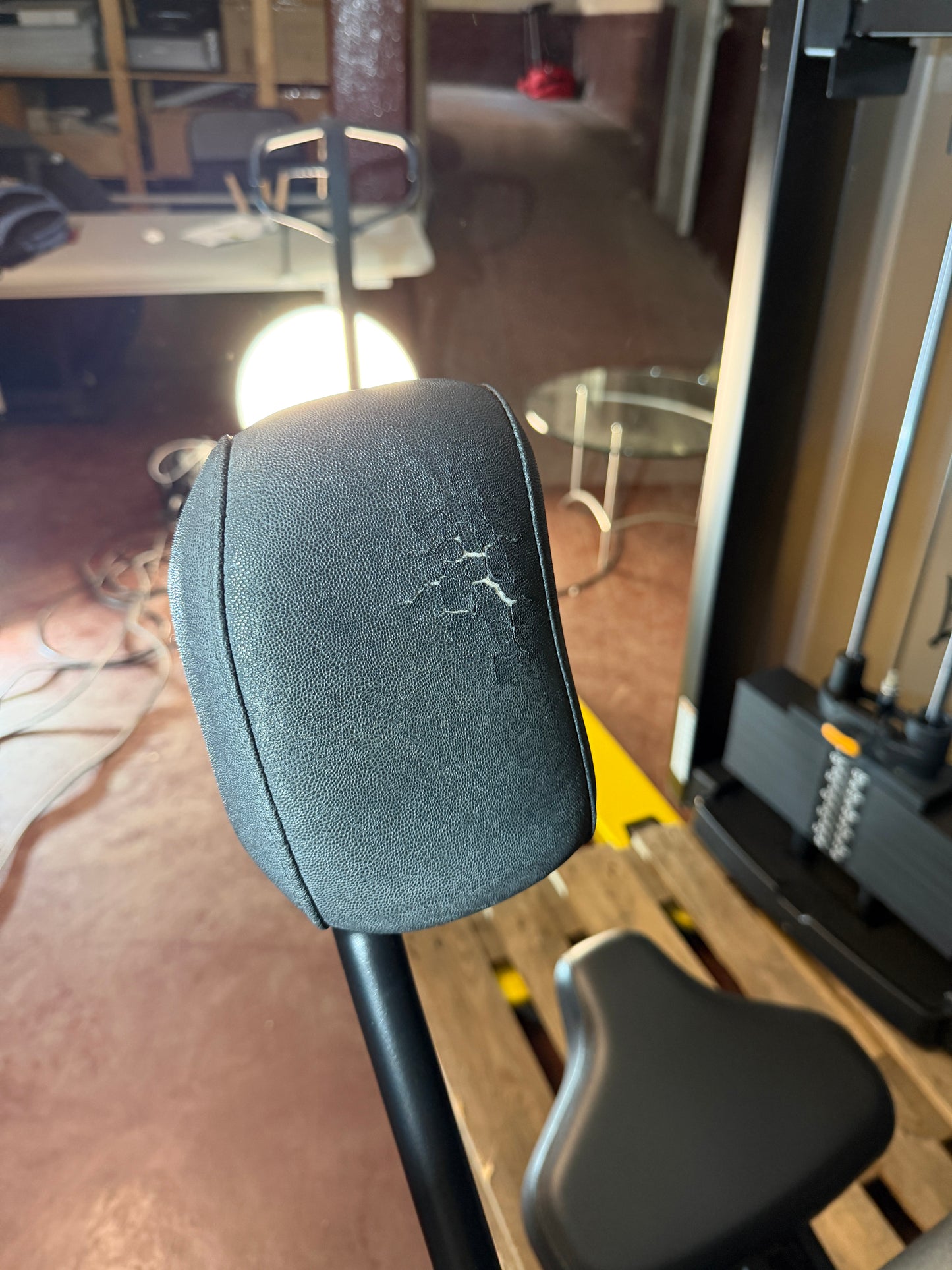 Life Fitness Bauch- und Rückenmaschine